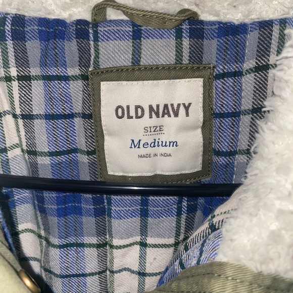 Old Navy Size Medium Warm Coat Green w/ 4 pockets all snaps in working condition - Picture 5 of 6